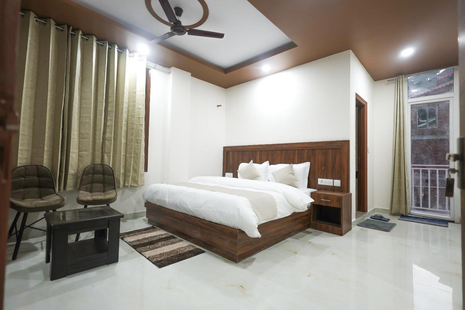 Mountain Shadow Hotel Kasauli Luaran gambar